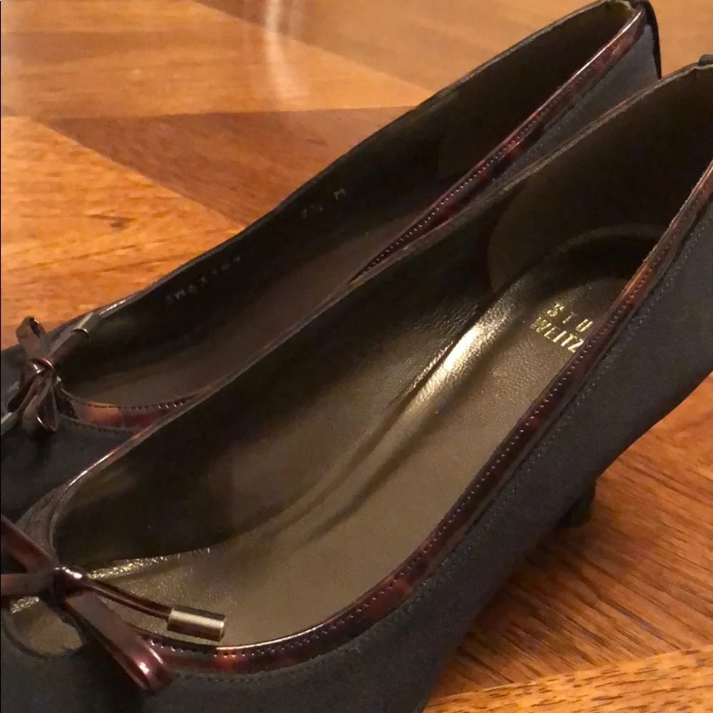 Stuart Weitzman Microfiber Kitten Heel Pumps 7.5 - Picture 8 of 10